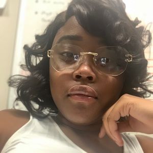 Meet your Posher, Alissa